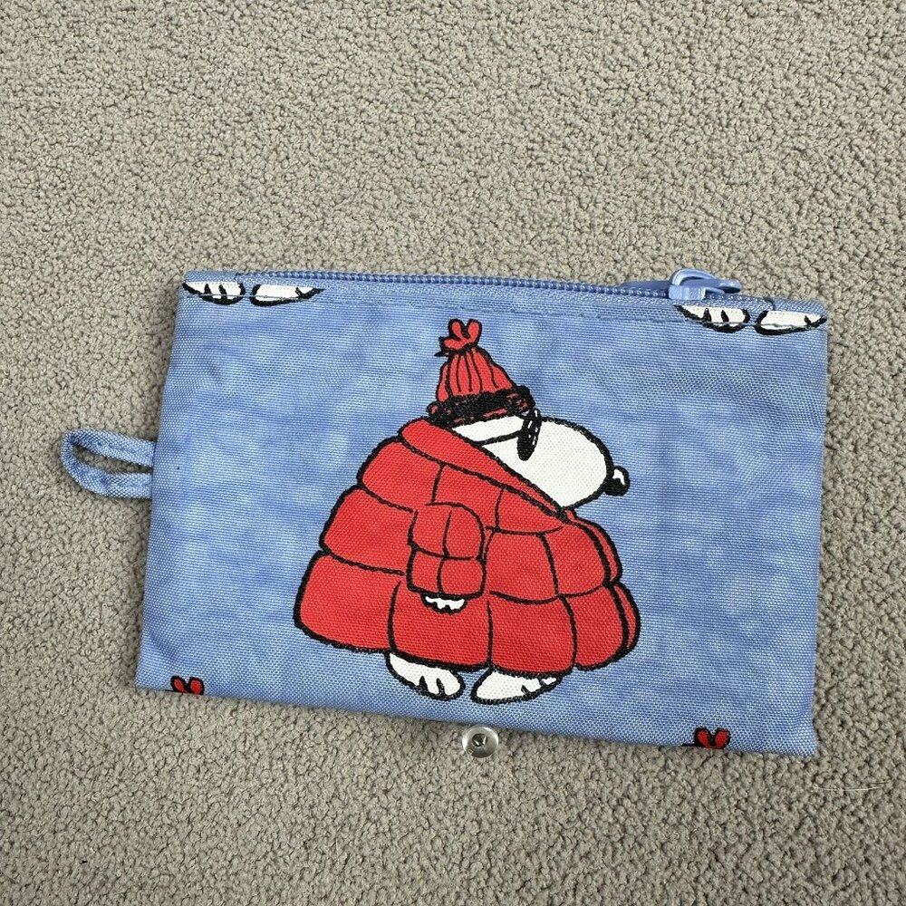 Baggu Go Mini Pouch Snoopy Eco Puffer Red Coat Periwinkle Blue 3x5” Winter Zip